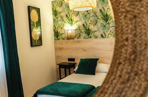 Las Pedroneras Hotel | Hostal el Bomba