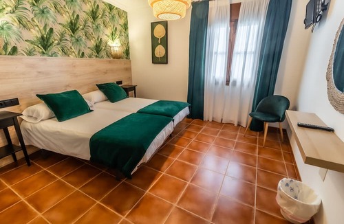 Las Pedroneras Hotel | Hostal el Bomba