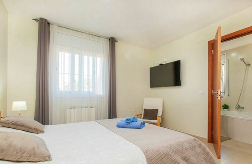 Lloret de Mar House | Beautiful private villa for 7 guests with WIFI, private pool, A/C, TV and patio
