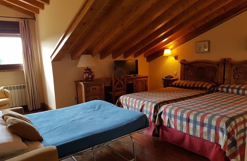 Navarredonda de Gredos Hotel | Hotel Garabatos