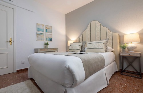 Centro Comercial Apartment | Spectacular Apartment in Cordoba Center. Avenida America