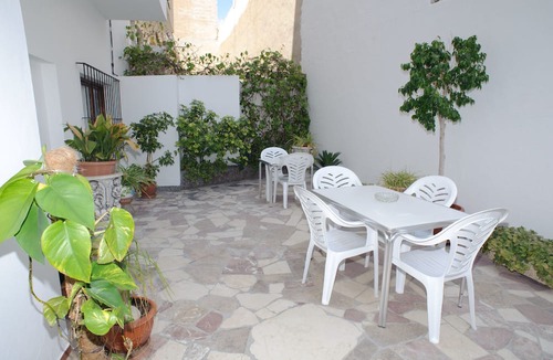 Sant Antoni de Portmany Hostel | Hostal Montaña