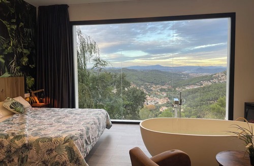 Torrelles de Llobregat Hotel | El Petit Mirador