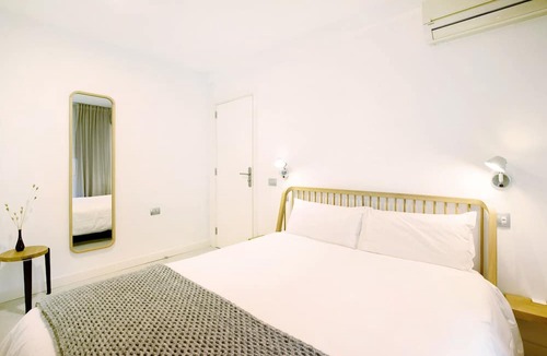 Santa Cruz de Tenerife Apartment | Holiday Apartment 'La Alameda' with Sea View, Wi-Fi, and Air Conditioning