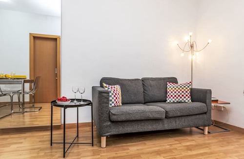 La Maternitat i Sant Ramon Apartment | Sants-Montjuïc: Avenida Madrid by Interhome