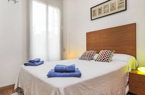 La Maternitat i Sant Ramon Apartment | Sants-Montjuïc: Avenida Madrid by Interhome