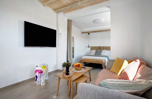 Arrecife Apartment | Studio 'Apartment La Higuera' with Sea View, Wi-Fi, and Air Conditioning