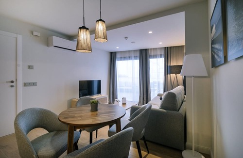 Old Town Apartment | Penthouse with terrace - Villar Suites by Cadiz4Rentals