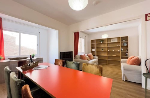Sants Apartment | 3-bedroom apartment near Sants train station