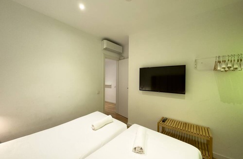 Sants Apartment | Amazing 4-bedroom apartment just minutes from downtown