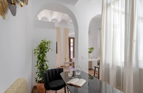 Distrito Centro Apartment | Hommyhome Coliseum 203