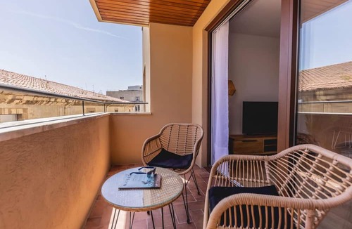 el Mercadal Apartment | Bravissimo Falcó, 3 bedrooms and balcony