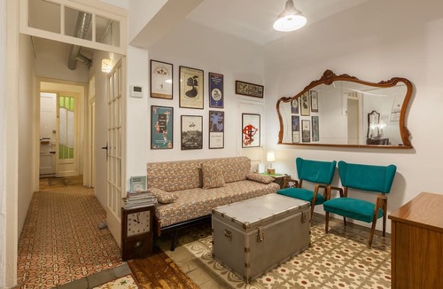 Gracia Apartment | Apartment 'El Patio De Gracia' with Private Terrace, Wi-Fi and Air Conditioning