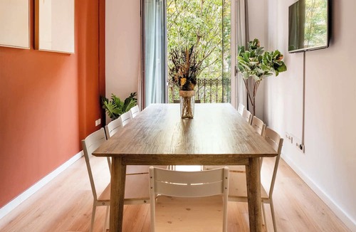 L'Antiga Esquerra de l'Eixample Apartment | Paseo de Gracia sunny and large 4 bedrooms