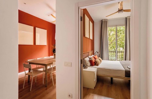 L'Antiga Esquerra de l'Eixample Apartment | Paseo de Gracia sunny and large 4 bedrooms