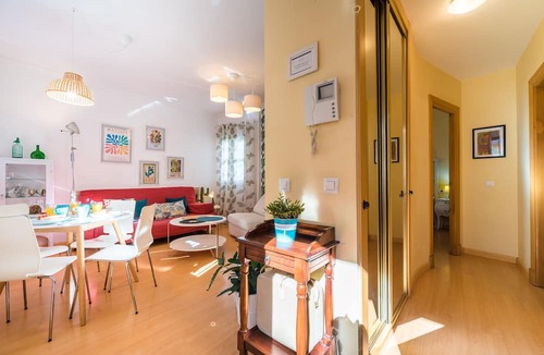 Historical Center Apartment | Beautiful & Bright Apartment for 4 People, Parking Optional
