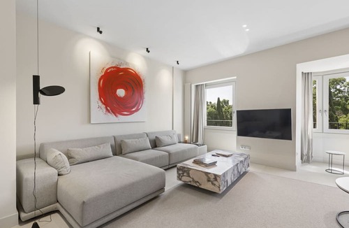 Recoletos Apartment | Luxury 2-Bed Apartment in Alcalá, Madrid