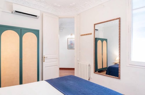 Dreta de l'Eixample Apartment | Intimate Eixample: art & style