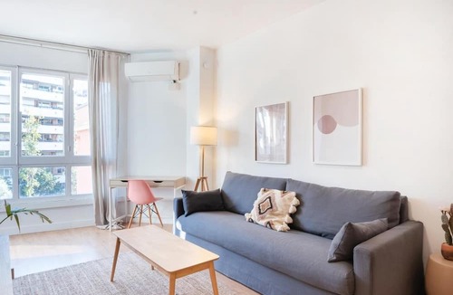 La Sagrada Familia Apartment | Comfortable Apt. for groups next to S. Familia