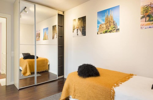 Sant Gervasi Apartment | My Space Barcelona: 2 Apartments with Private Pool in Sant Gervasi for 20 people
