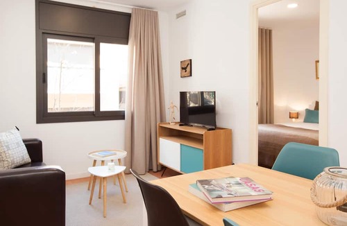 El Port Apartment | Europa Fira Apartment 22