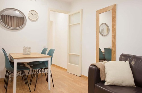 El Port Apartment | Europa Fira Apartment 23