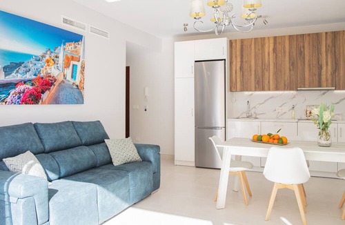 Torremolinos Apartment | Cubo's Apartamento Perla del Sol 3I/beachfront/free wifi