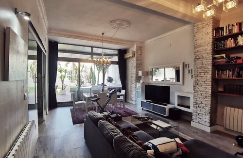 La Gran Via Apartment | LUXURIOUS APARTMENT WITH WIFI PRIVATE SUNNY TERRACE & JACUZZI IN THE CITY CENTER