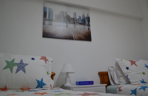 San Anton Apartment | (s2) - Bright modern 3 Bedroom Flat Sleeps 6 City center and beach 10-12 minutes