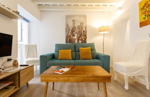 Old Town Apartment | Flor de LIZ Apartment by Cadiz4Rentals