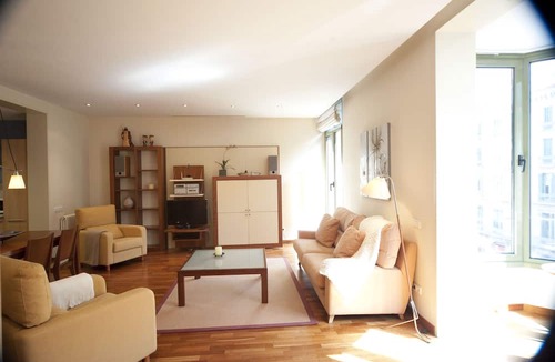 Eixample Apartment | Three bedroom apartment Ronda Universitat - You Stylish