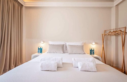La Sagrada Familia Apartment | Sweett | Atic Eloi - Two Bedroom Apartment, Sleeps 5
