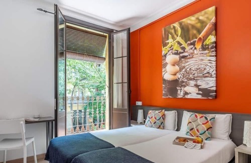 El Poble-sec Apartment | Perfect for big families, business travels and groups of friends!