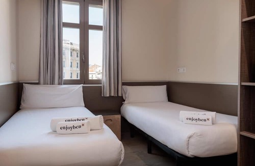 Esquerra de l'Eixample Apartment | Design and comfort in the center of Barcelona. Ideal for groups