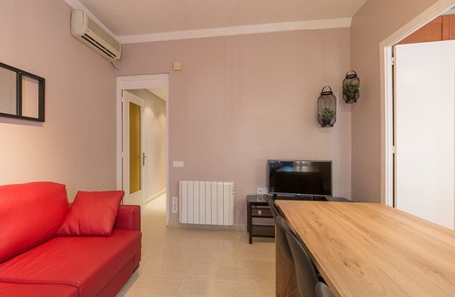 Hostafrancs Apartment | PLAZA ESPAÑA, cozy, comfortable and silent 3 bedrooms apartment for rent in Barcelona center.