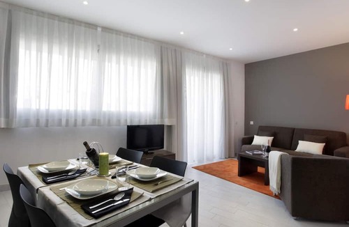 Les Corts Apartment | 1 bedroom superior apartment on the 5th floor