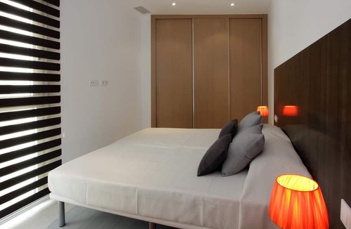 Les Corts Apartment | Bright one-bedroom apartment with balcony