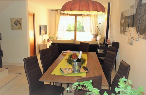 Montgat Apartment | "CLAIRE SEAVIEW & BEACH" duplex apartment, 3 terraces, barbecue, SAT-TV, WiFi