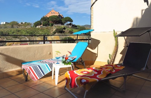 Montgat Apartment | "CLAIRE SEAVIEW & BEACH" duplex apartment, 3 terraces, barbecue, SAT-TV, WiFi