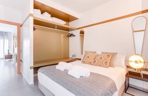 Hostafrancs Apartment | Sweett | Callao V - Two Bedroom Apartment, Sleeps 4