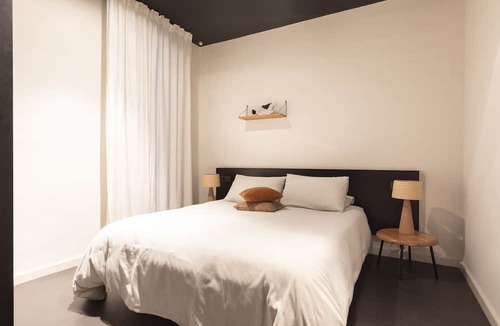Eixample Apartment | Riva - 1 Bedroom Apartment with street view