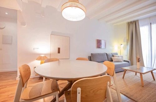 Gothic Quarter Apartment | Sweett | Gothic III - Three Bedroom Apartment, Sleeps 7