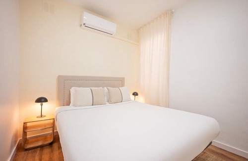 Gothic Quarter Apartment | Sweett | Gothic III - Three Bedroom Apartment, Sleeps 7