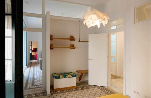 Encarnacion-Regina Apartment | Eva Recommends Gerona 1 very bright house S.XIX