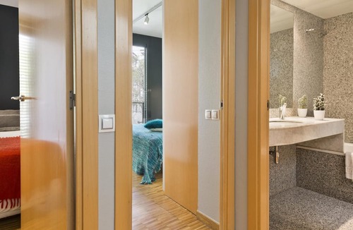 Sant Gervasi Apartment | arpartamento 3 rooms 6 people with private terrace in Sarrià - Free WiFi