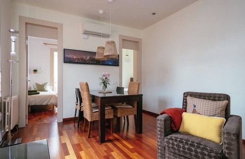 La Sagrada Familia Apartment | SUNNY AND NEW APARTMENT! NEXT TO THE SAGRADA FAMILIA. 3 BALCONIES OUTSIDE.