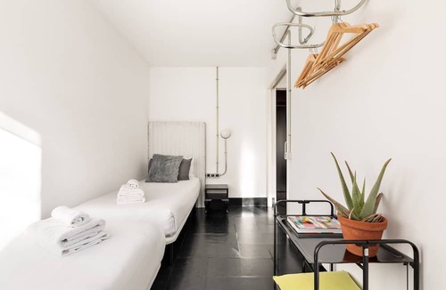 El Camp de l'Arpa del Clot Apartment | Eulalias Lodges Barcelona