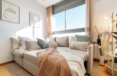 Cornella de Llobregat Apartment | Penthouse with Private Terrace & Pool Access