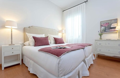 Centro Comercial Apartment | Genteel Home Manuel de Sandoval