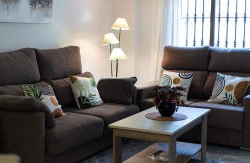 La Trinidad-San Juan y Todos los Santos Apartment | Parking. Entre Patios Centro